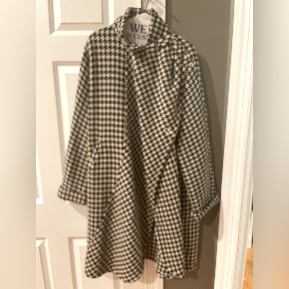 Women’s Houndstooth Coat size L